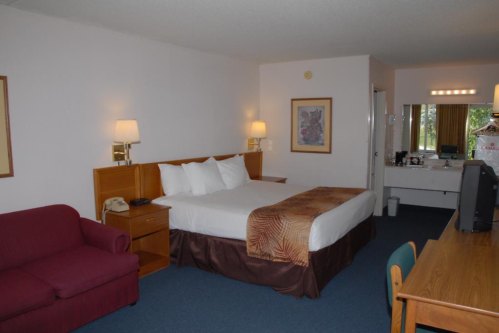Ramada Branson Hotel And Resort Phòng bức ảnh